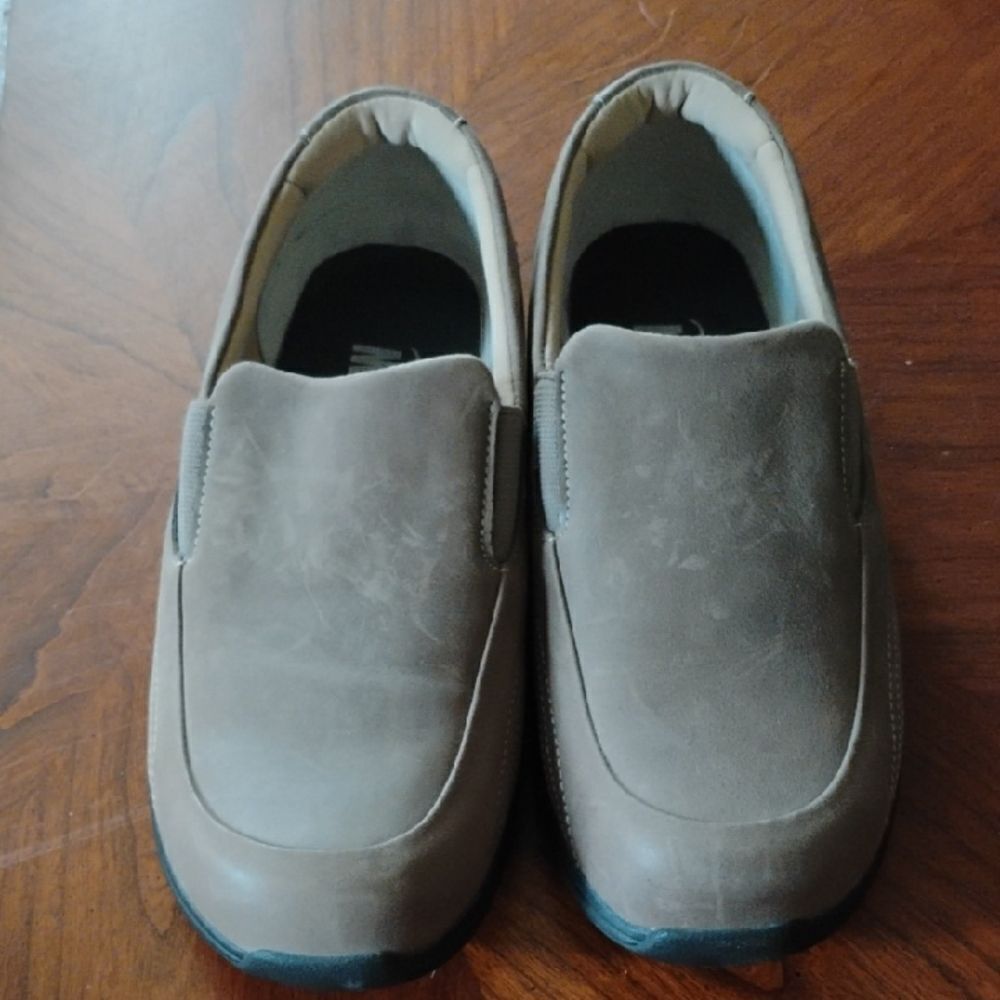 (1006) Women's Tan Slip-On Shoes by DREW - Size: 6 1/2